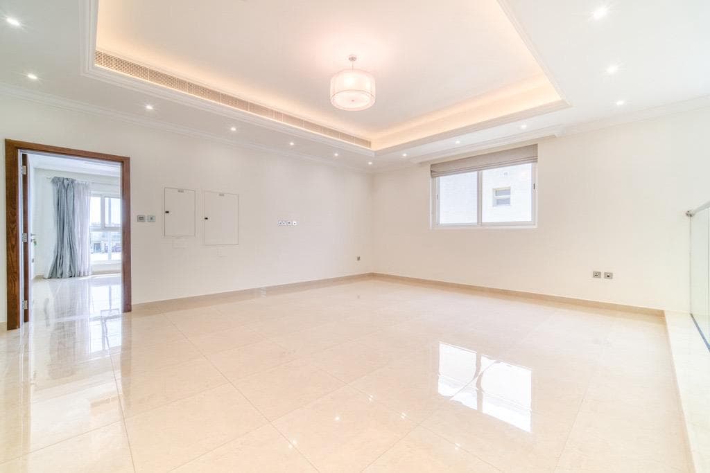VASTU COMPLIANT | CORNER UNIT | SPACIOUS LAYOUT — view 3