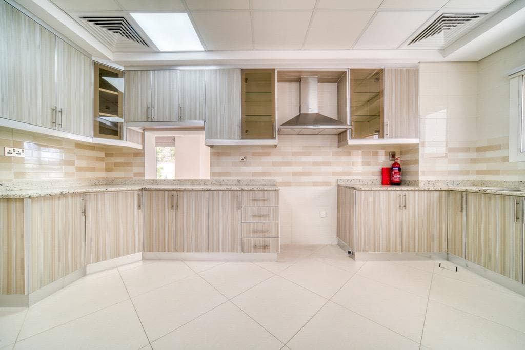VASTU COMPLIANT | CORNER UNIT | SPACIOUS LAYOUT — view 4