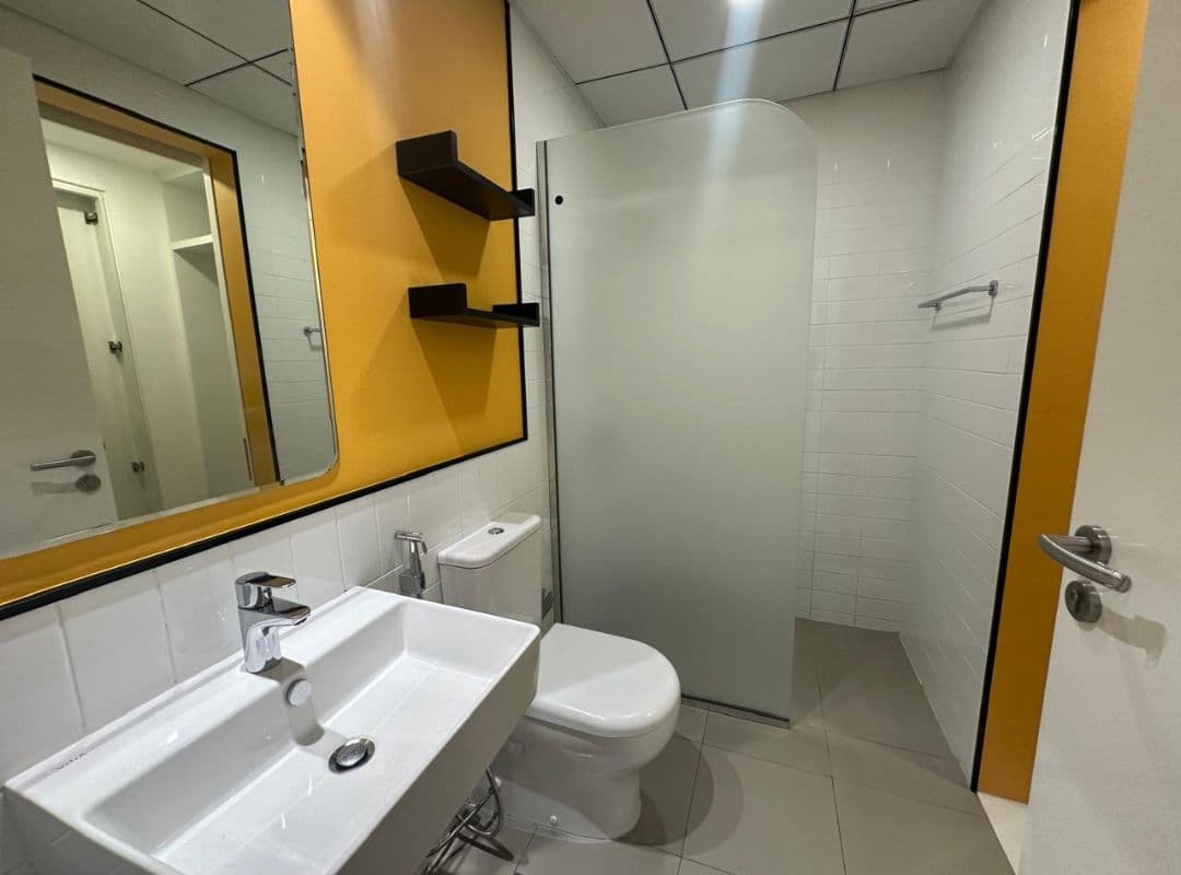 CHILLER FREE | UNFURNISHED | CLOSE TO METRO — view 5