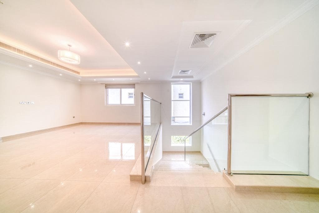 VASTU COMPLIANT | CORNER UNIT | SPACIOUS LAYOUT — view 5