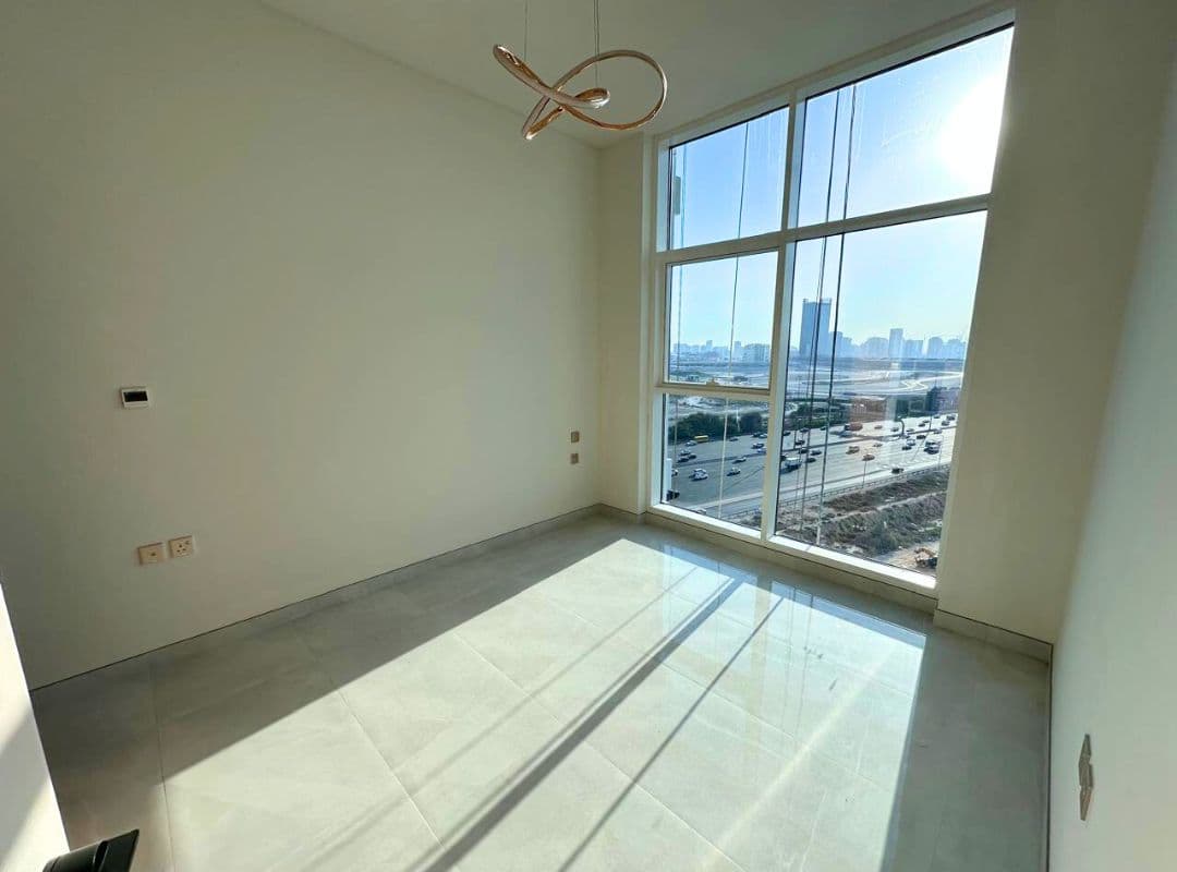 SPACIOUS LIVING | SEMI FURNISHED | HIGH FLOOR — view 5