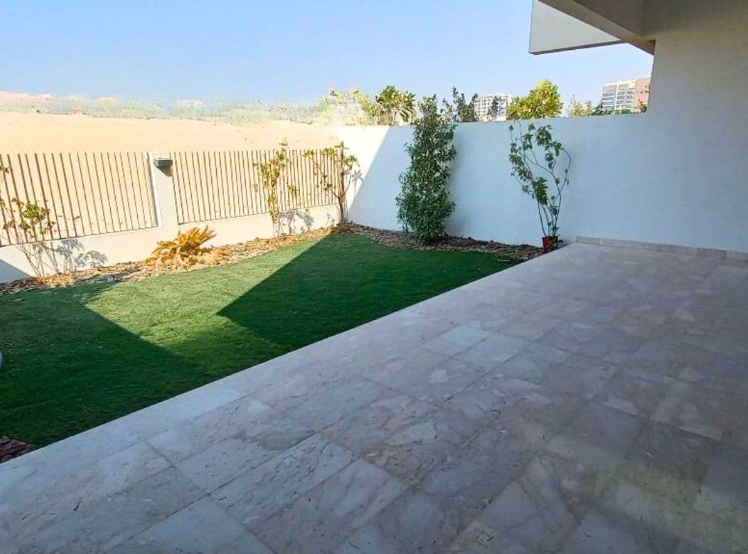 UPGRADED 4BR VILLA | SPACIOUS | VACANT — view 5