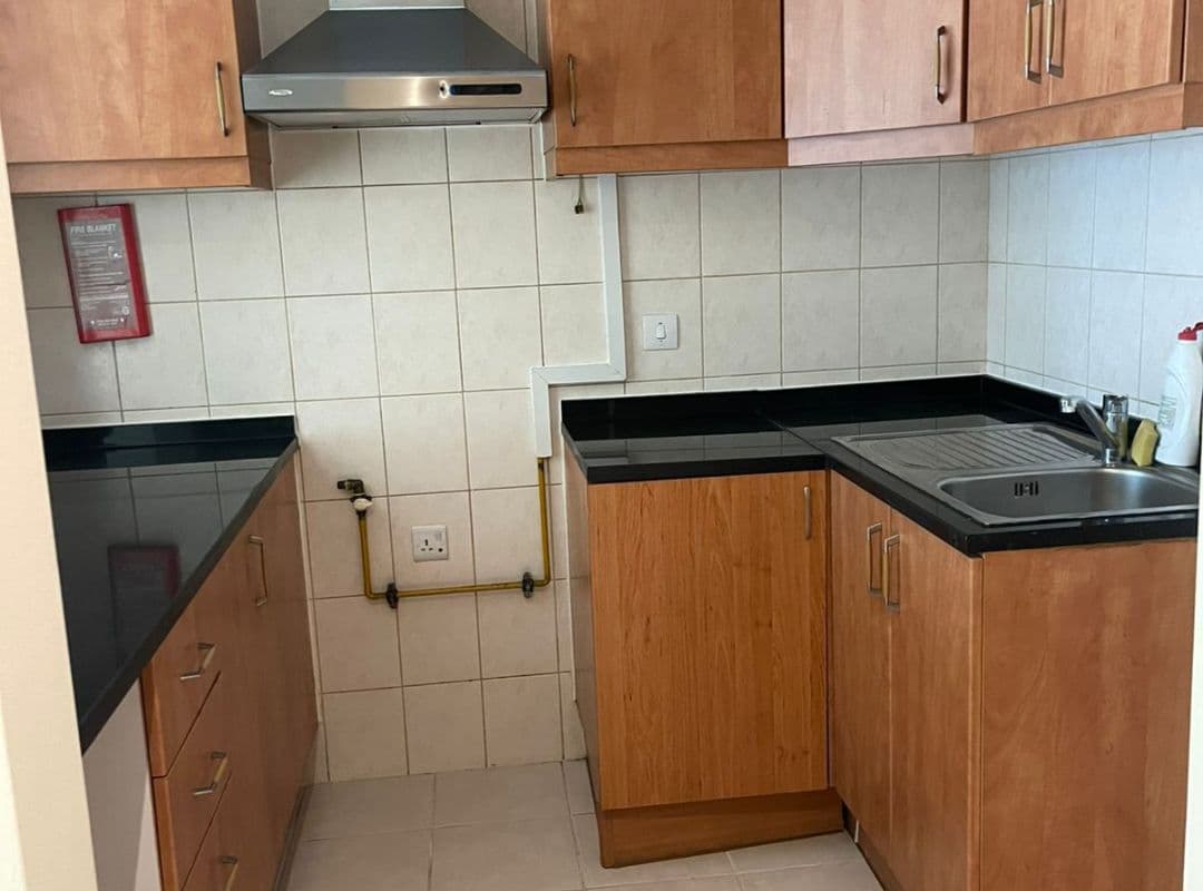 SPACIOUS APARTMENT | UNFURNISHED | PRIME LOCATION