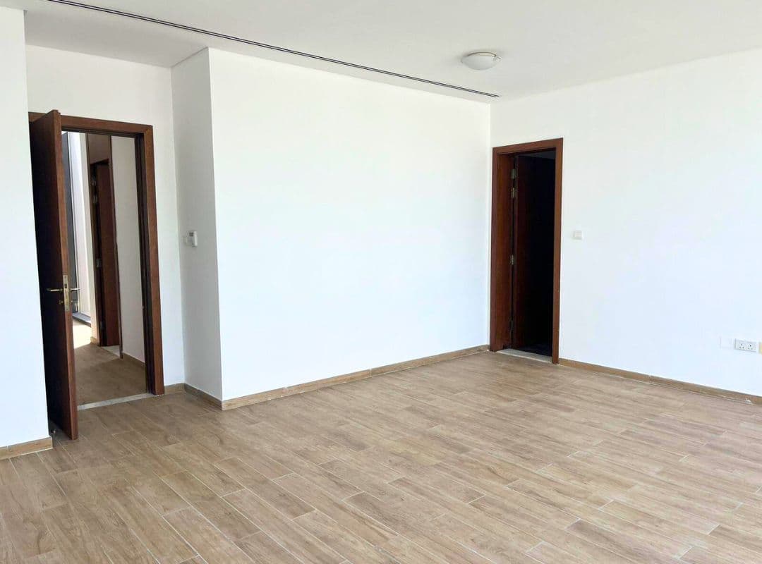 UPGRADED 4BR VILLA | SPACIOUS | VACANT — view 2
