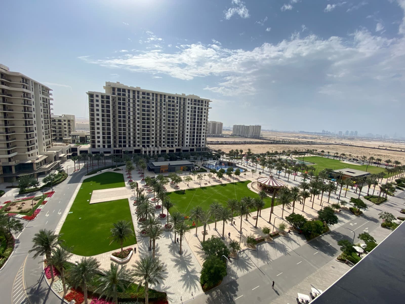 LUXURY LIVING | PREMIUM LOCATION | WATER VIEW — view 2