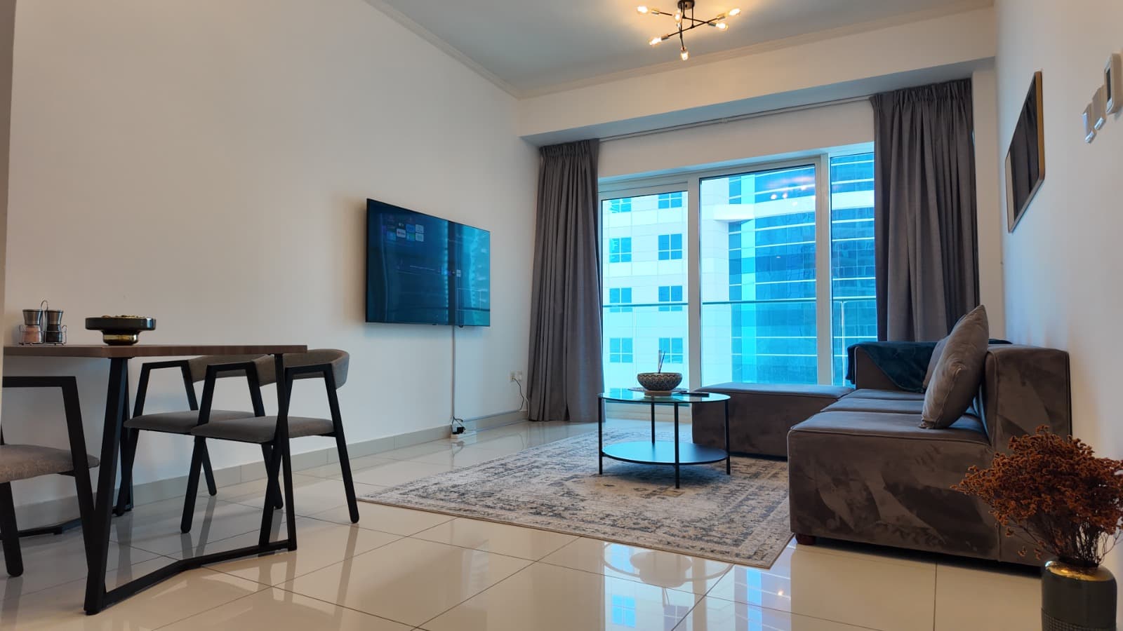 DAMAC Heights: High-Floor Luxury in Dubai Marina – Available for Rent