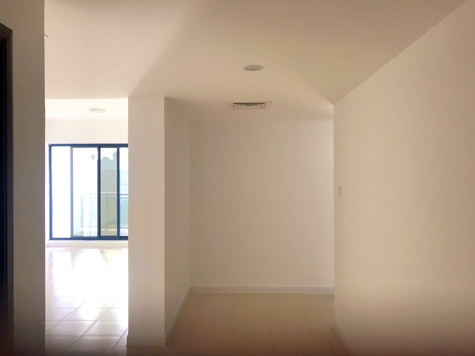 SPACIOUS | PRIME LOCATION | UNFURNISHED — view 3