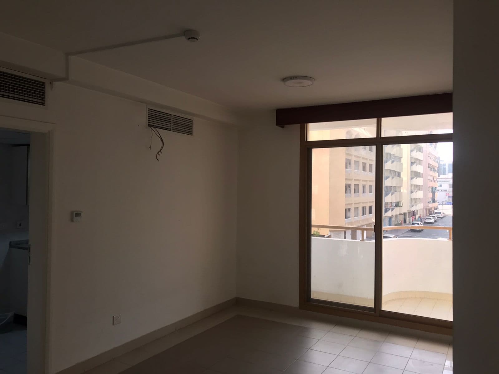 LUXURY 1BHK FOR RENT BUR DUBAI | RIGHT BY SHARAF DG METRO STATION — view 3