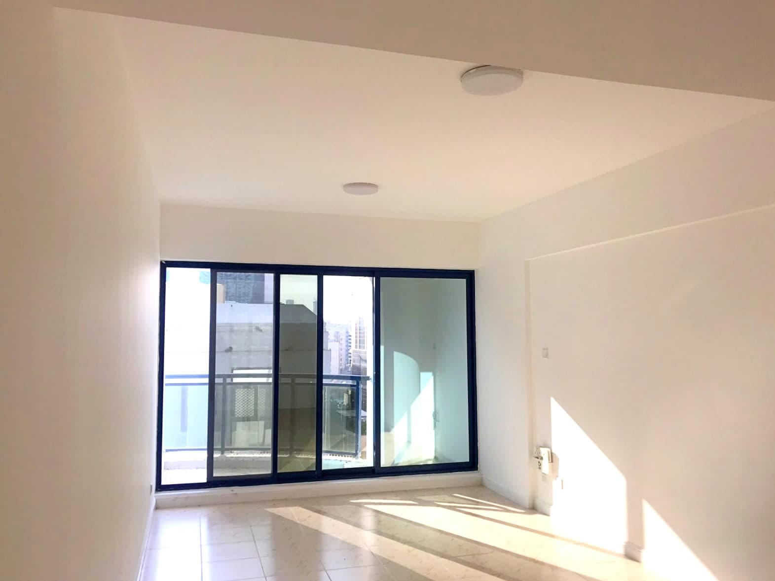 SPACIOUS | PRIME LOCATION | UNFURNISHED — view 4