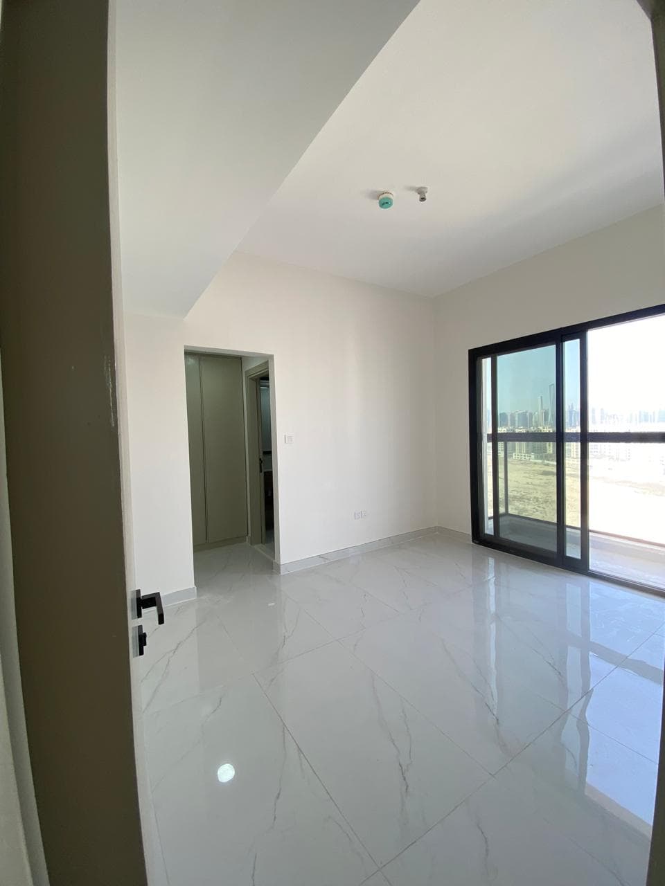 Stylish 1BR Apartment in Al Furjan — view 5