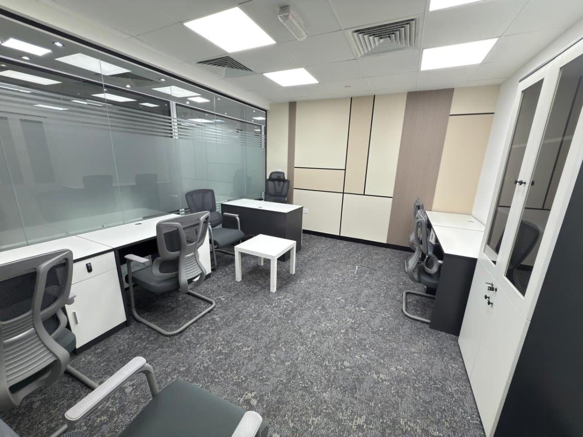 PRIME OFFICE SPACE | FURNISHED | MODERN — view 4