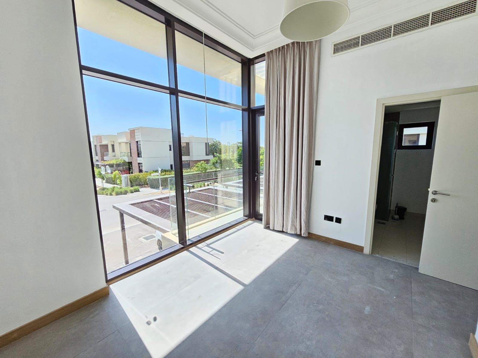 FULLY UPGRADED | CLOSE TO PARK | CORNER UNIT