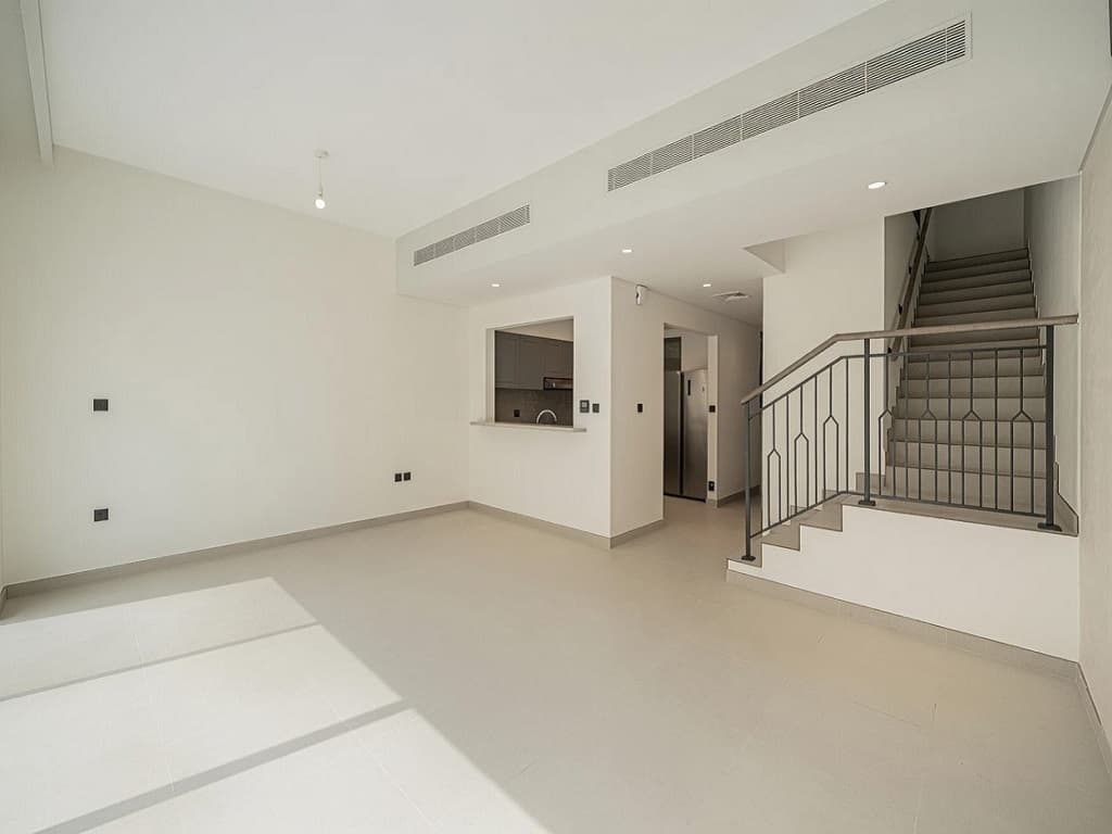 4-Bed Villa for Rent in Damac Lagoons Ready to Move with Balcony, view 2