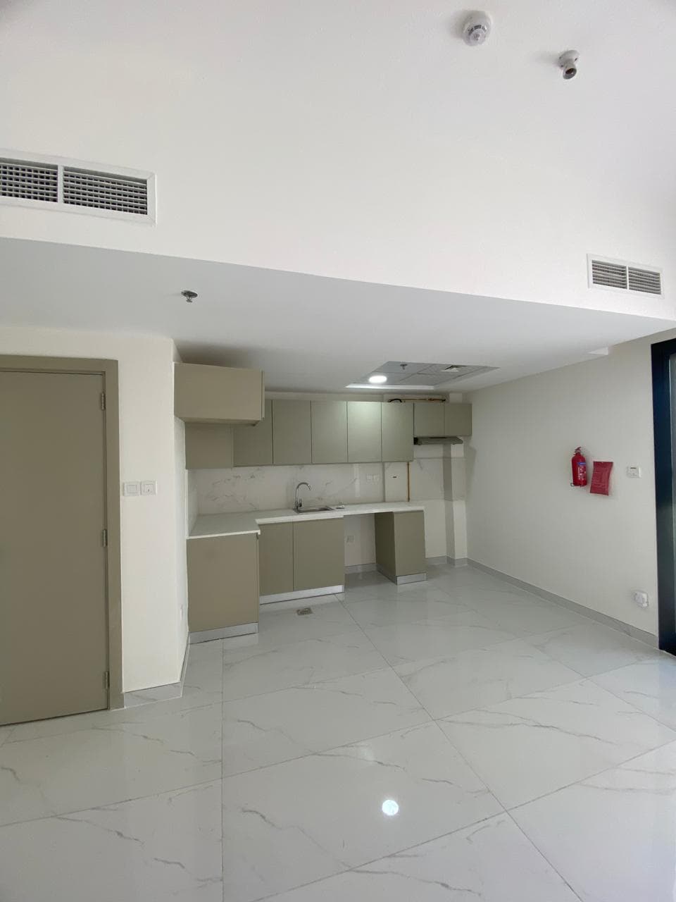 Stylish 1BR Apartment in Al Furjan — view 4
