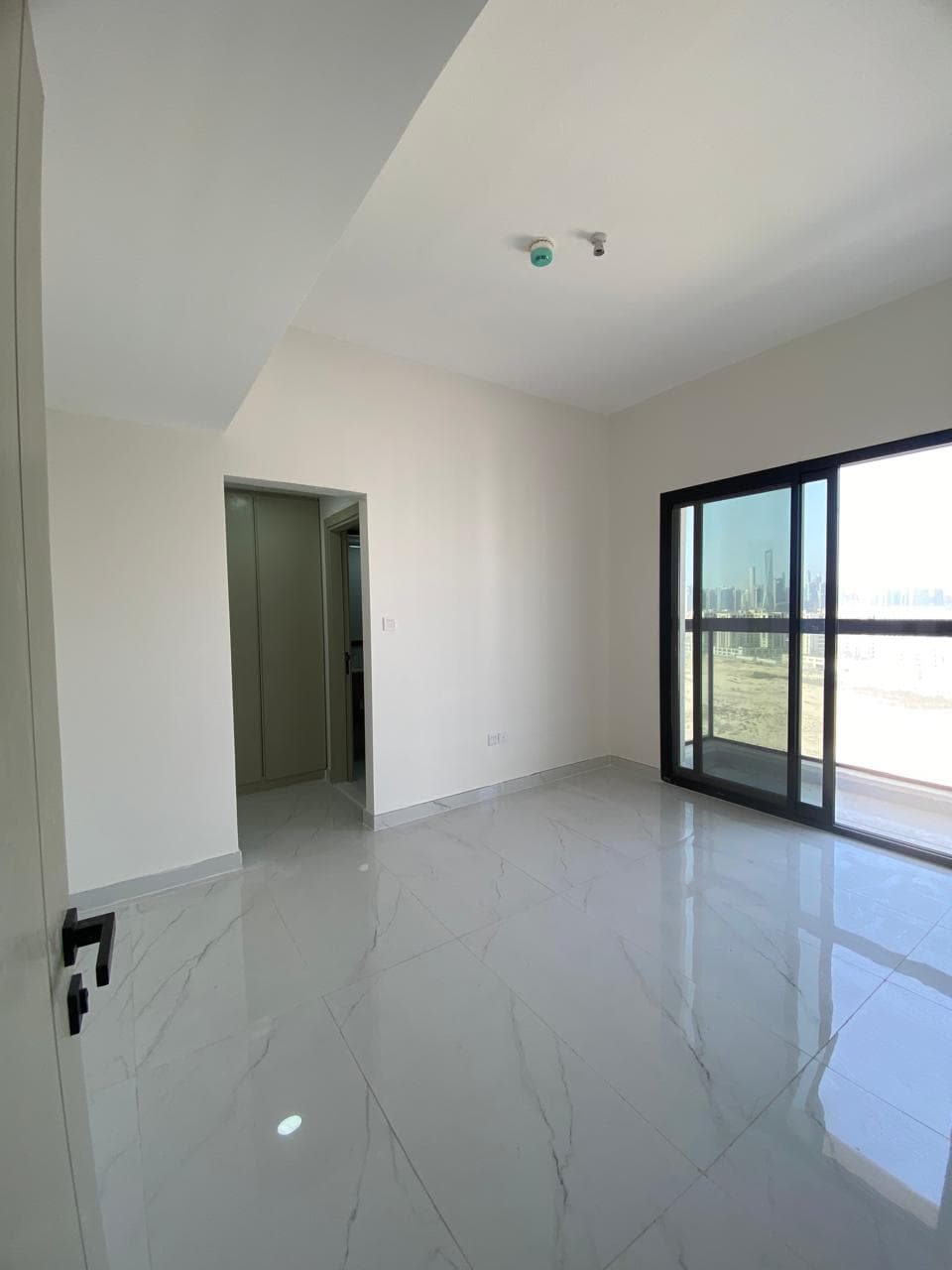 Stylish 1BR Apartment in Al Furjan — view 2