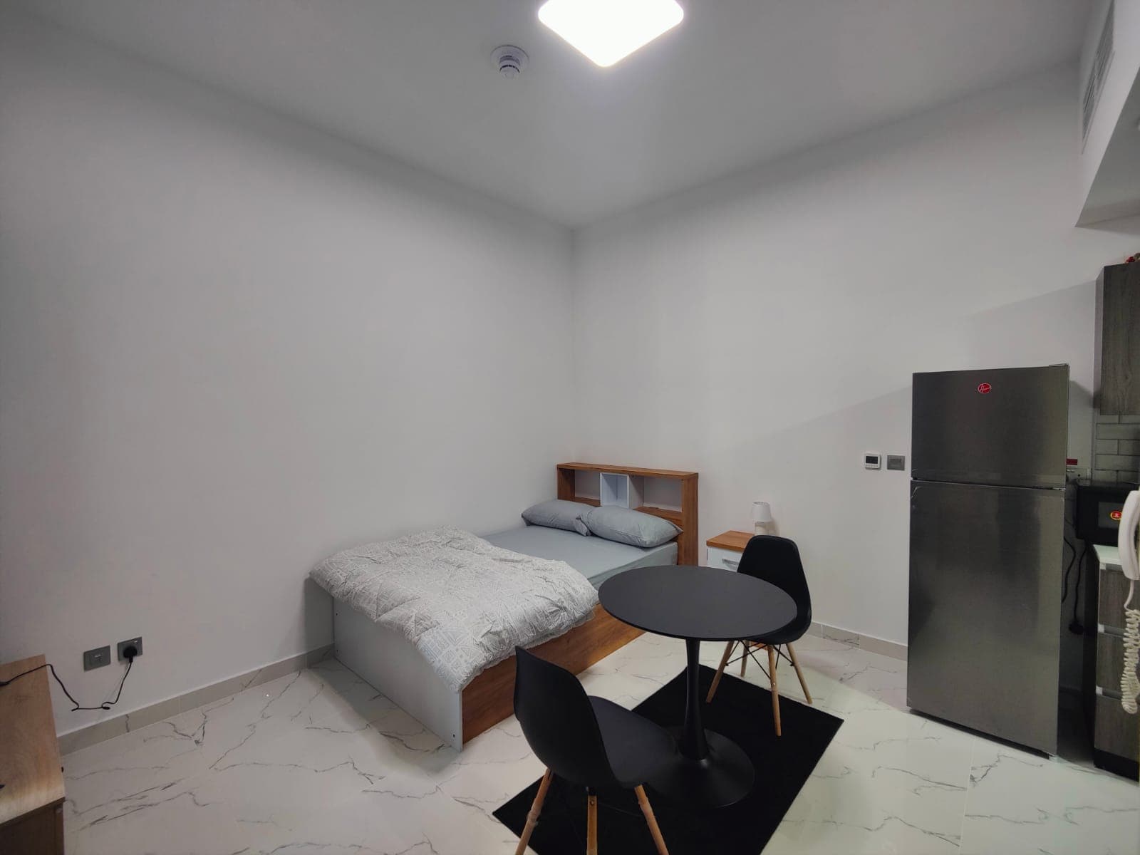PRIME LOCATION | WELL MAINTAINED | FURNISHED — view 3