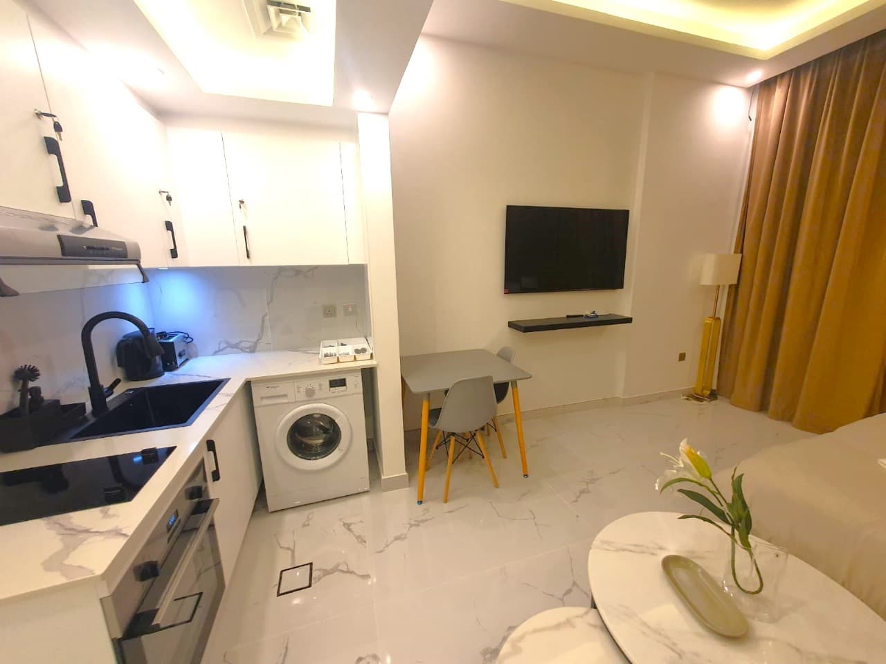 ELEGANT DESIGN | INVESTOR DEAL | 8.5% NET ROI — view 3
