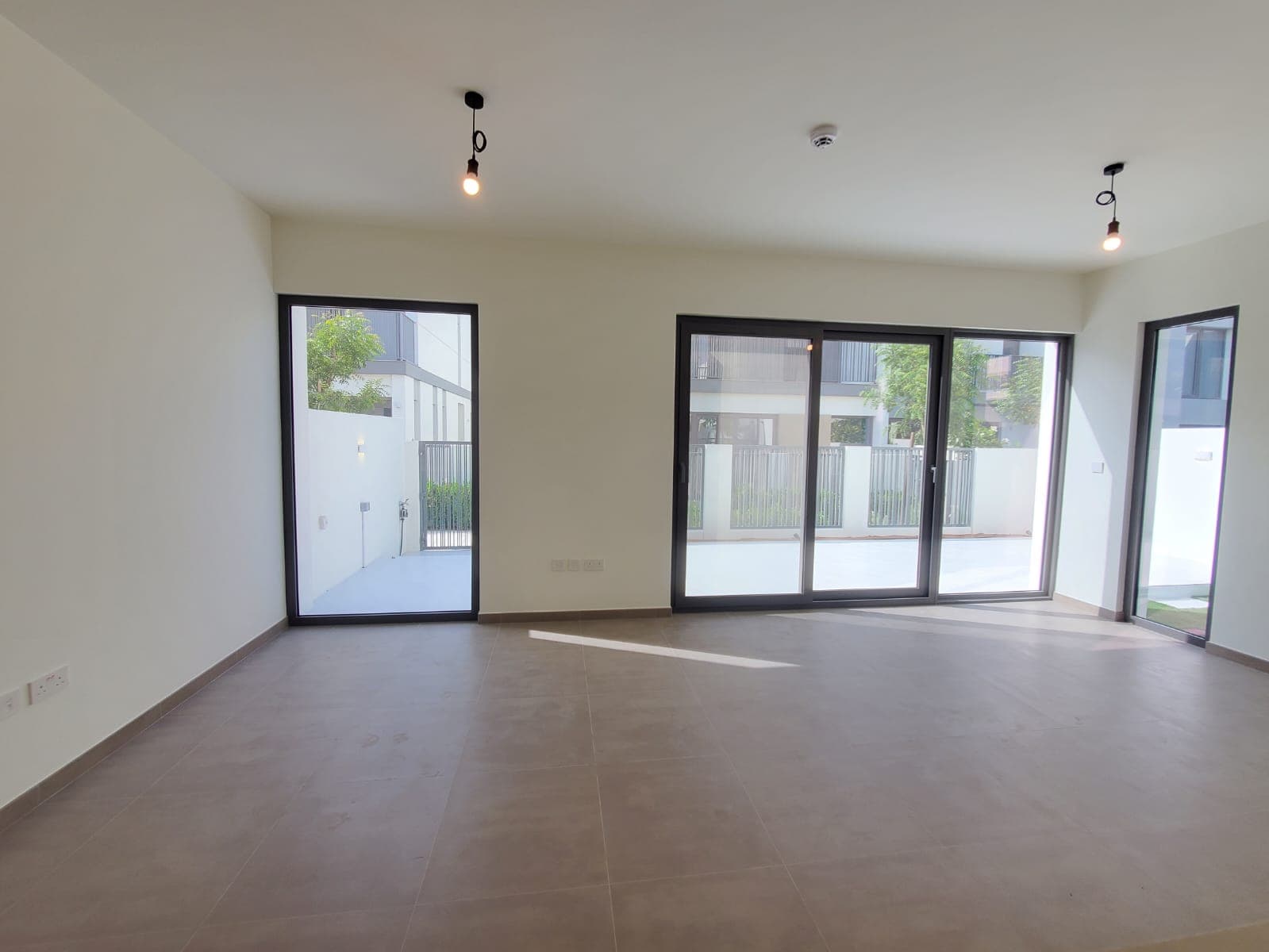 SINGLE ROW | ON POOL AND PARK | VIEW NOW — view 5