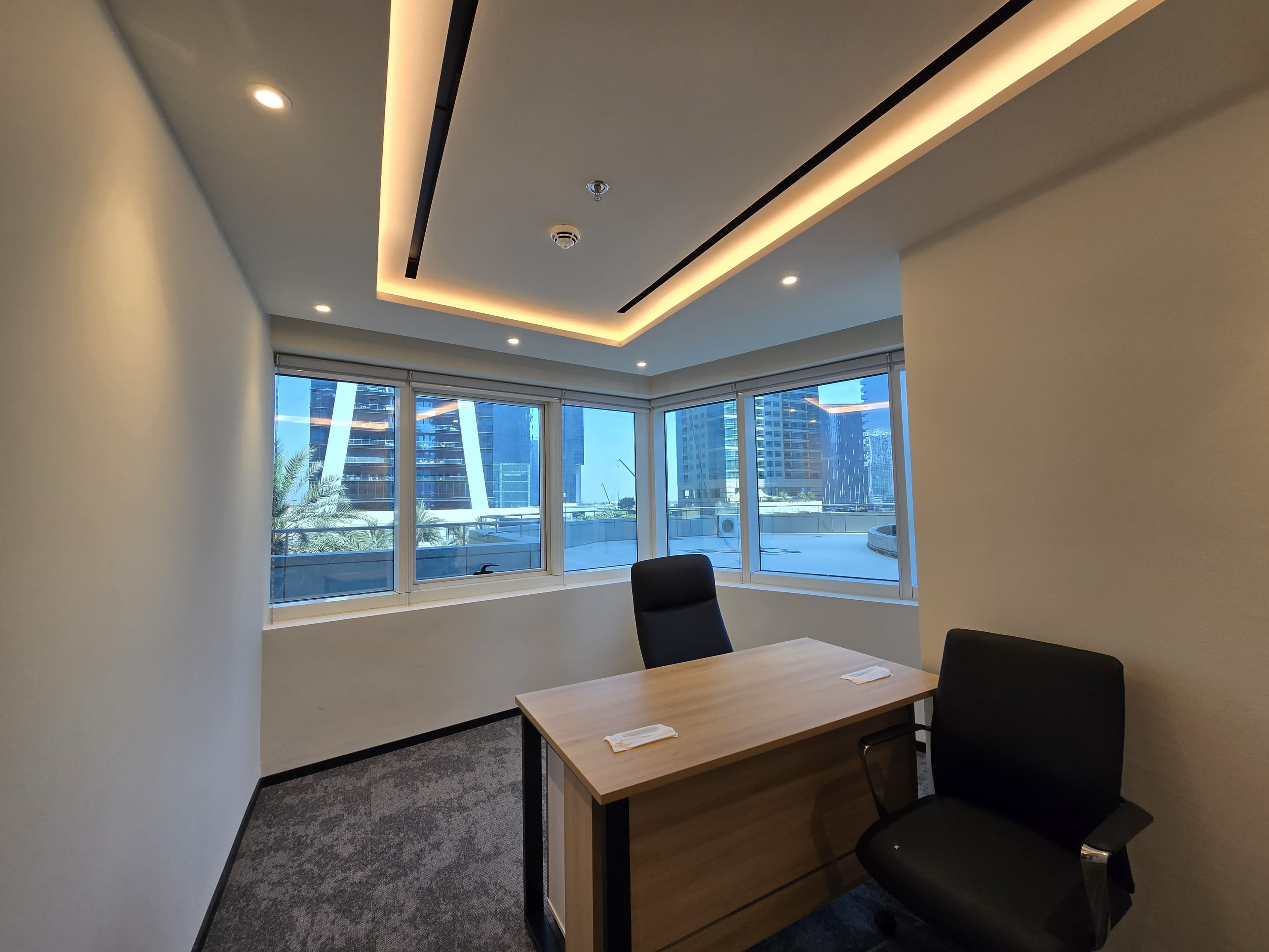 Fully Fitted Spacious Office for Rent in One Lake Plaza, view 5