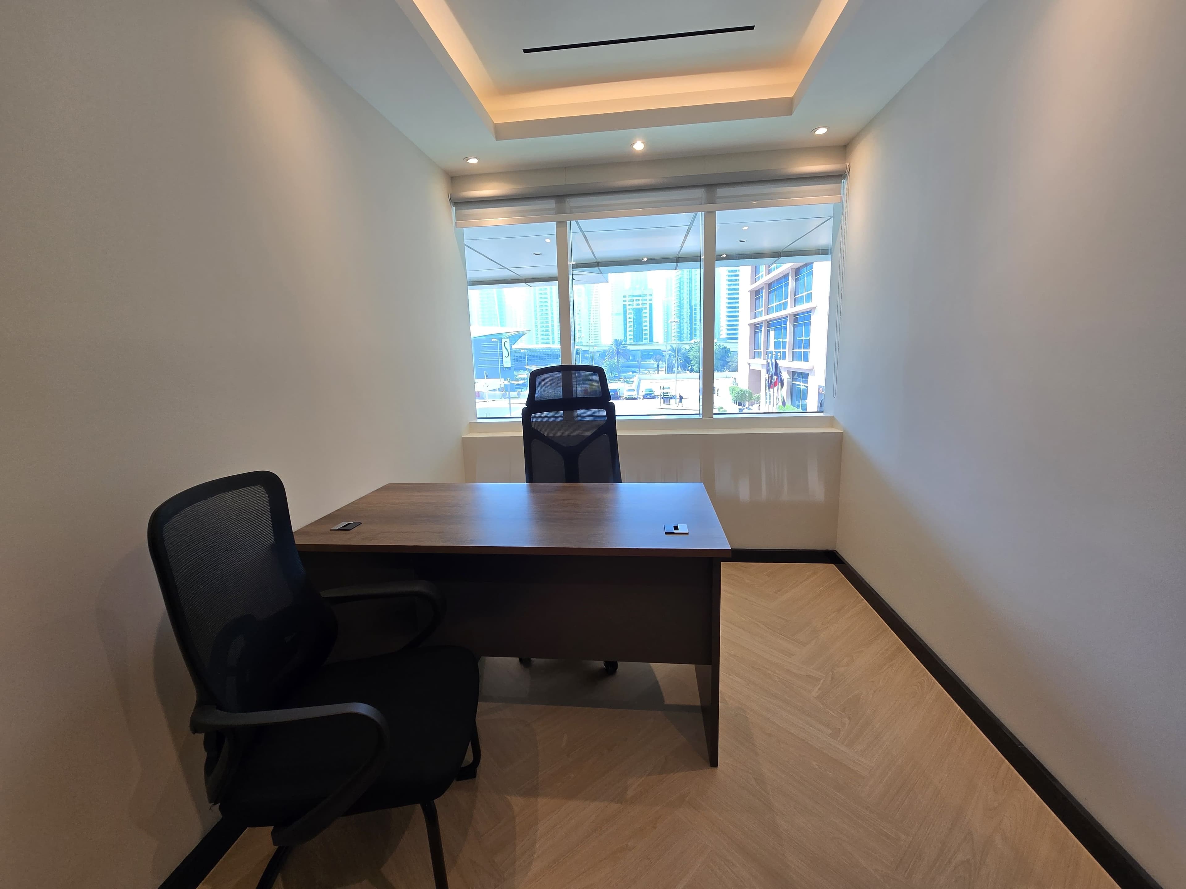 Fully Fitted Spacious Office for Rent in One Lake Plaza, view 5