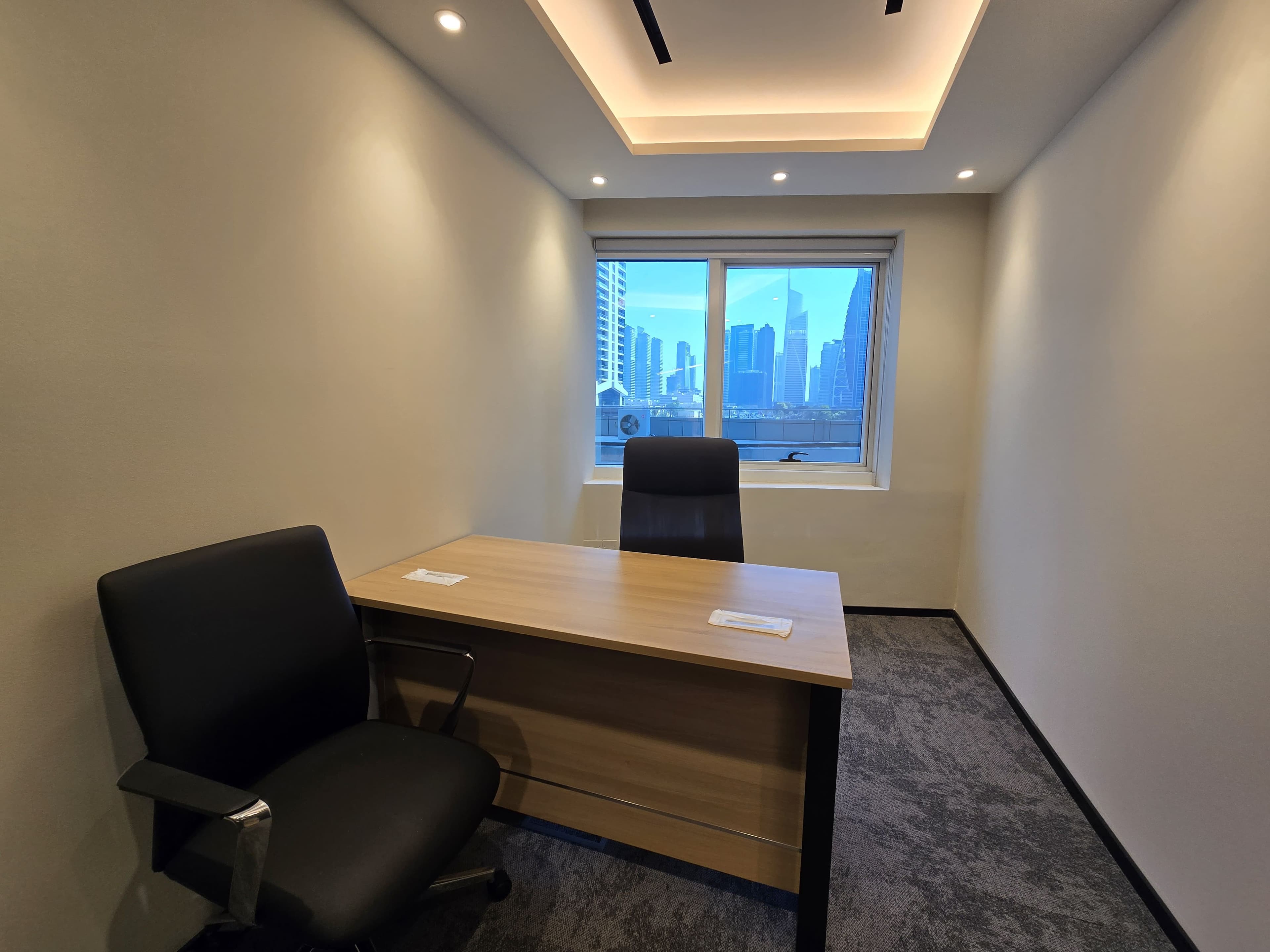 Fully Fitted Spacious Office for Rent in One Lake Plaza, view 3