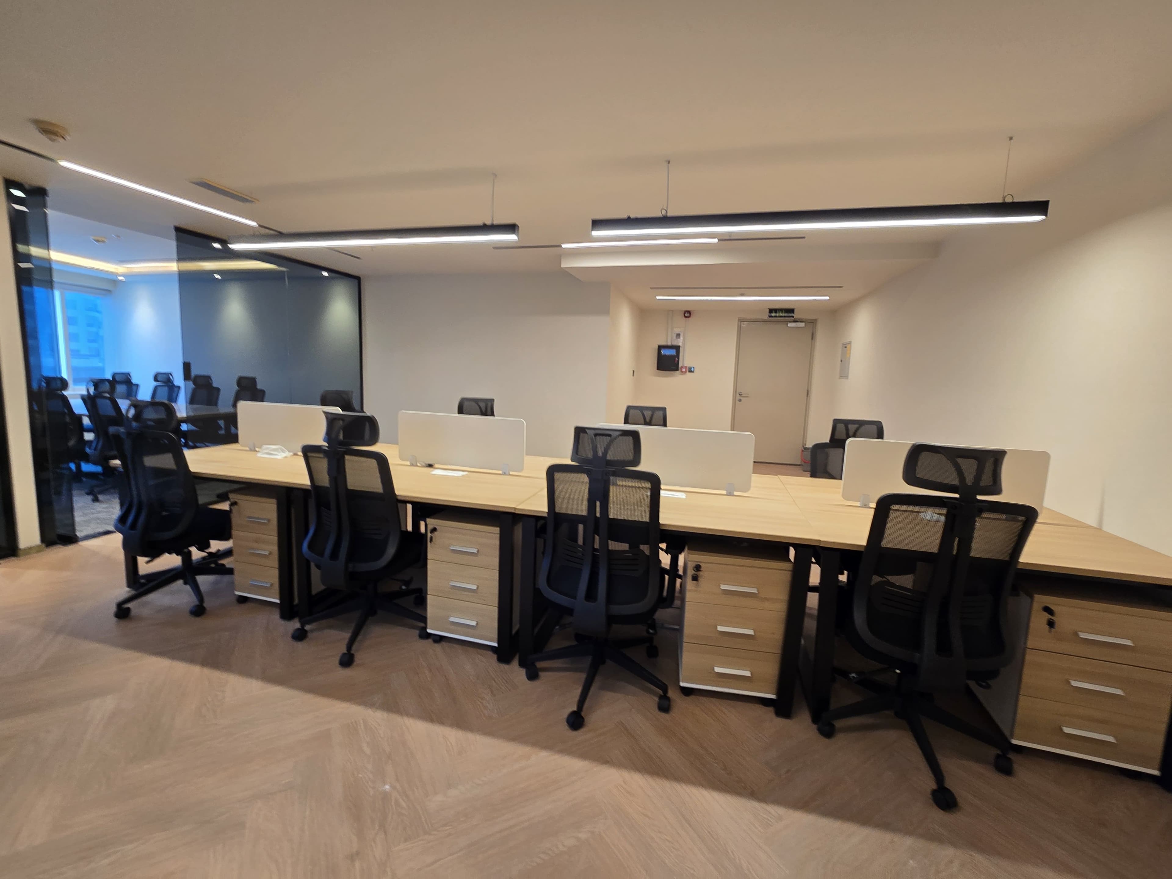 Fully Fitted Spacious Office for Rent in One Lake Plaza