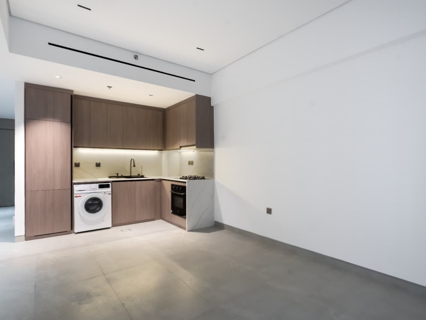 Brand New Spacious 1-Bed Apartment for Rent in Jumeirah Village Circle (JVC) with Pool View, view 3