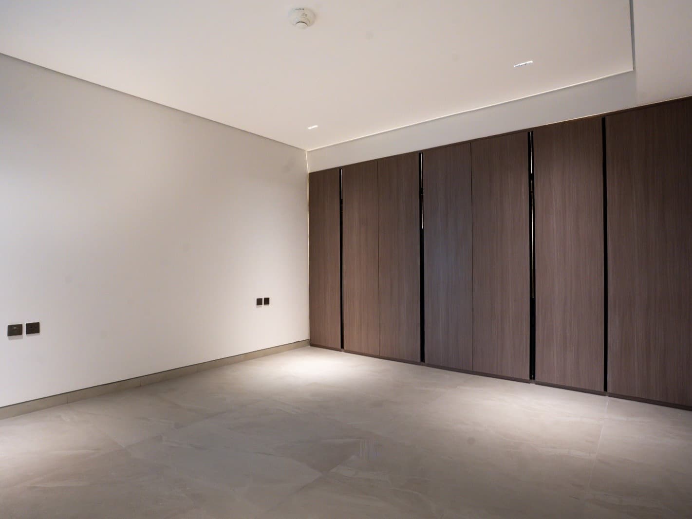 Brand New Spacious 1-Bed Apartment for Rent in Jumeirah Village Circle (JVC) with Pool View, view 2