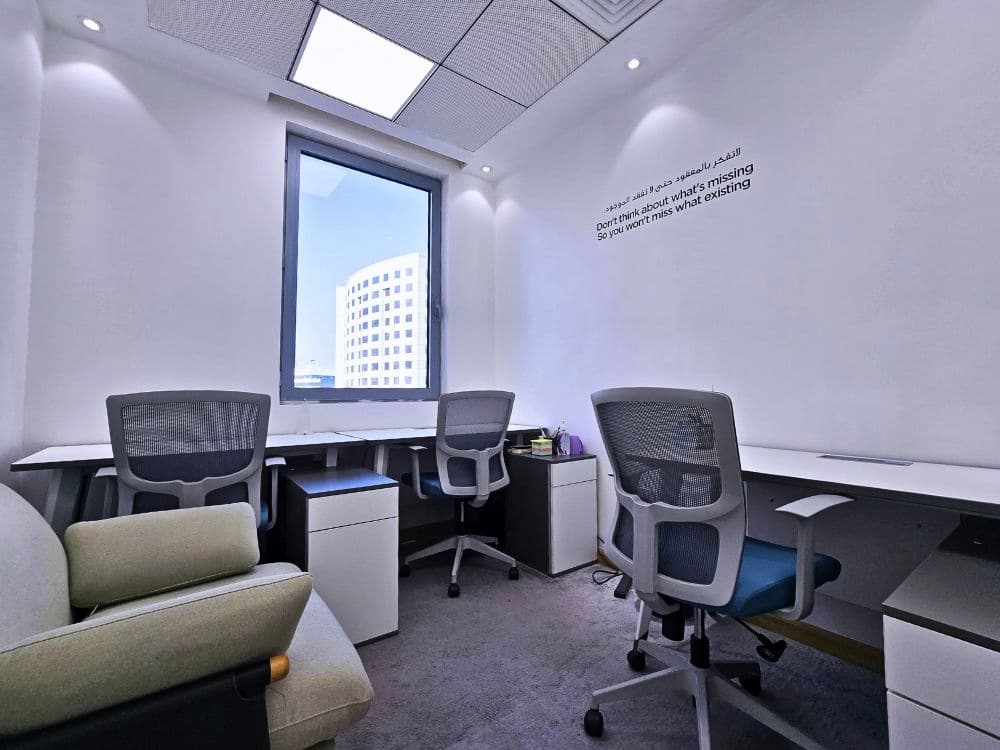 WINDOW UNIT | FURNISHED | PRIME LOCATION