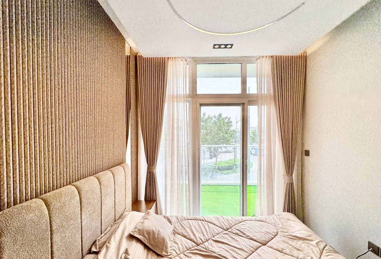 FULLY UPGRADED I SINGLE ROW I FURNISHED — view 3
