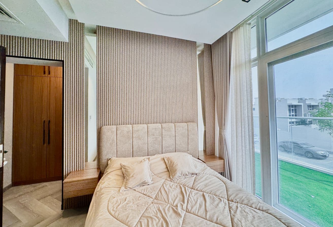FULLY UPGRADED I SINGLE ROW I FURNISHED — view 4