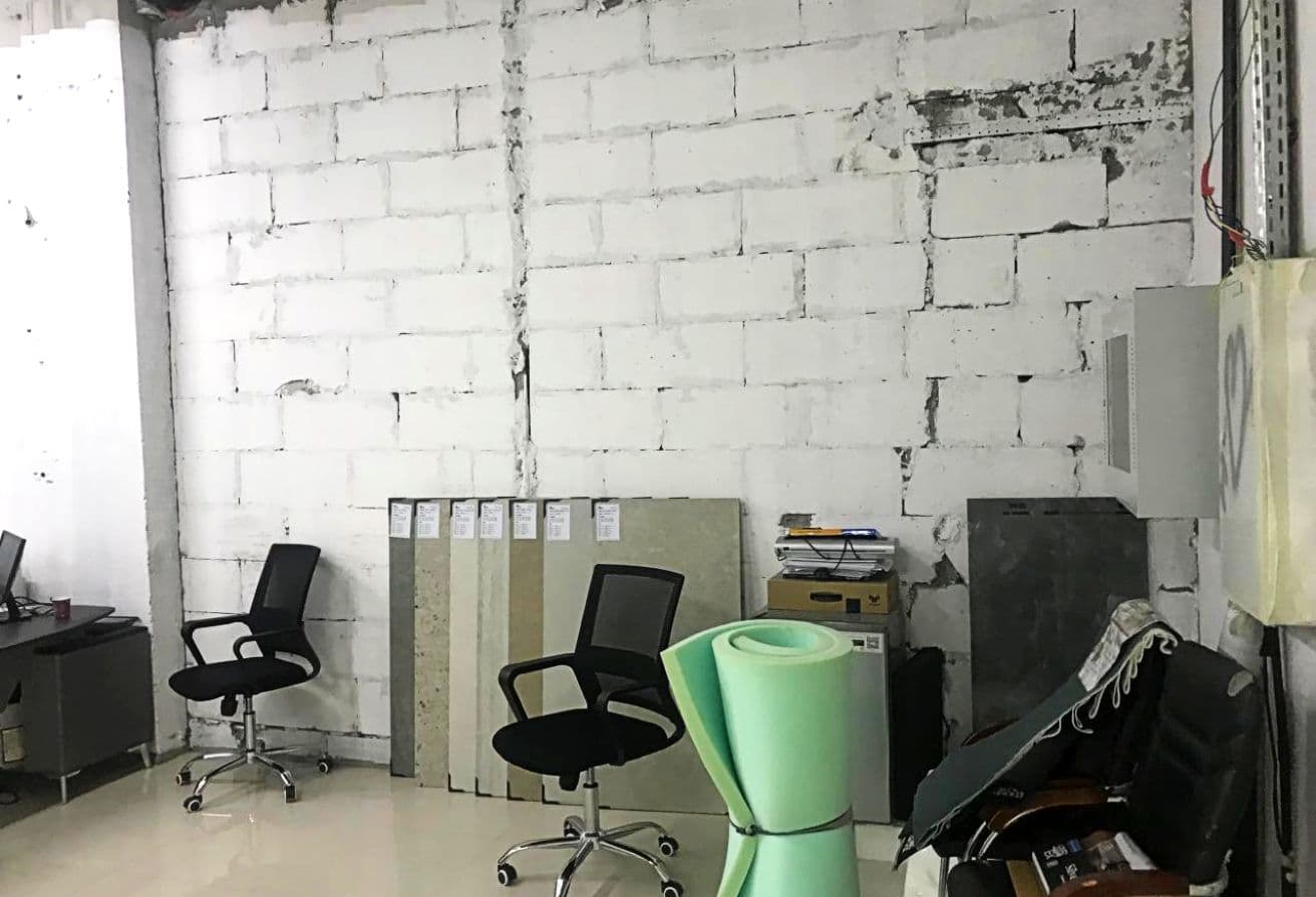 FIRST CLASS RETAIL | RAW SPACE | PRIME LOCATION — view 5