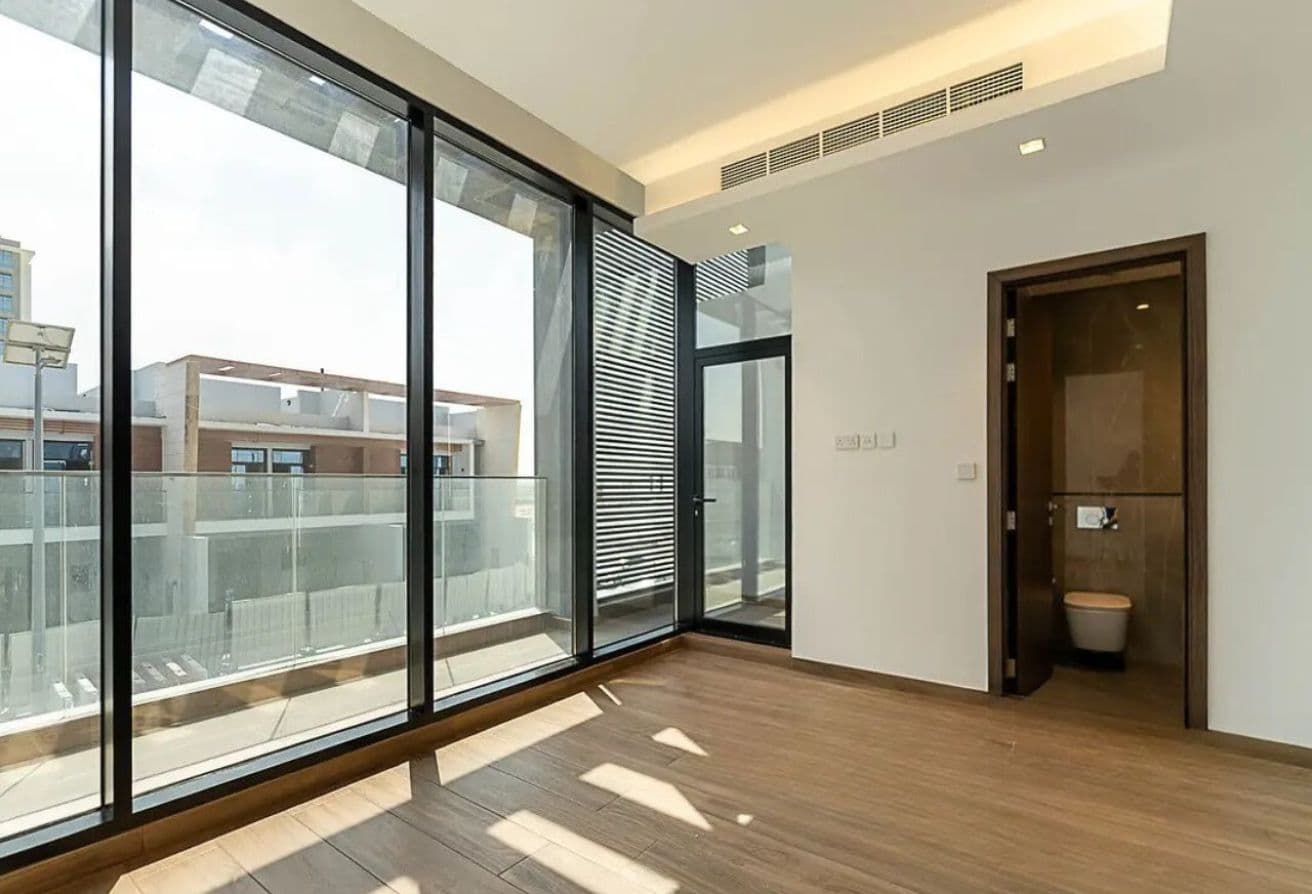 BRAND NEW | SPACIOUS LAYOUT | READY TO MOVE — view 4