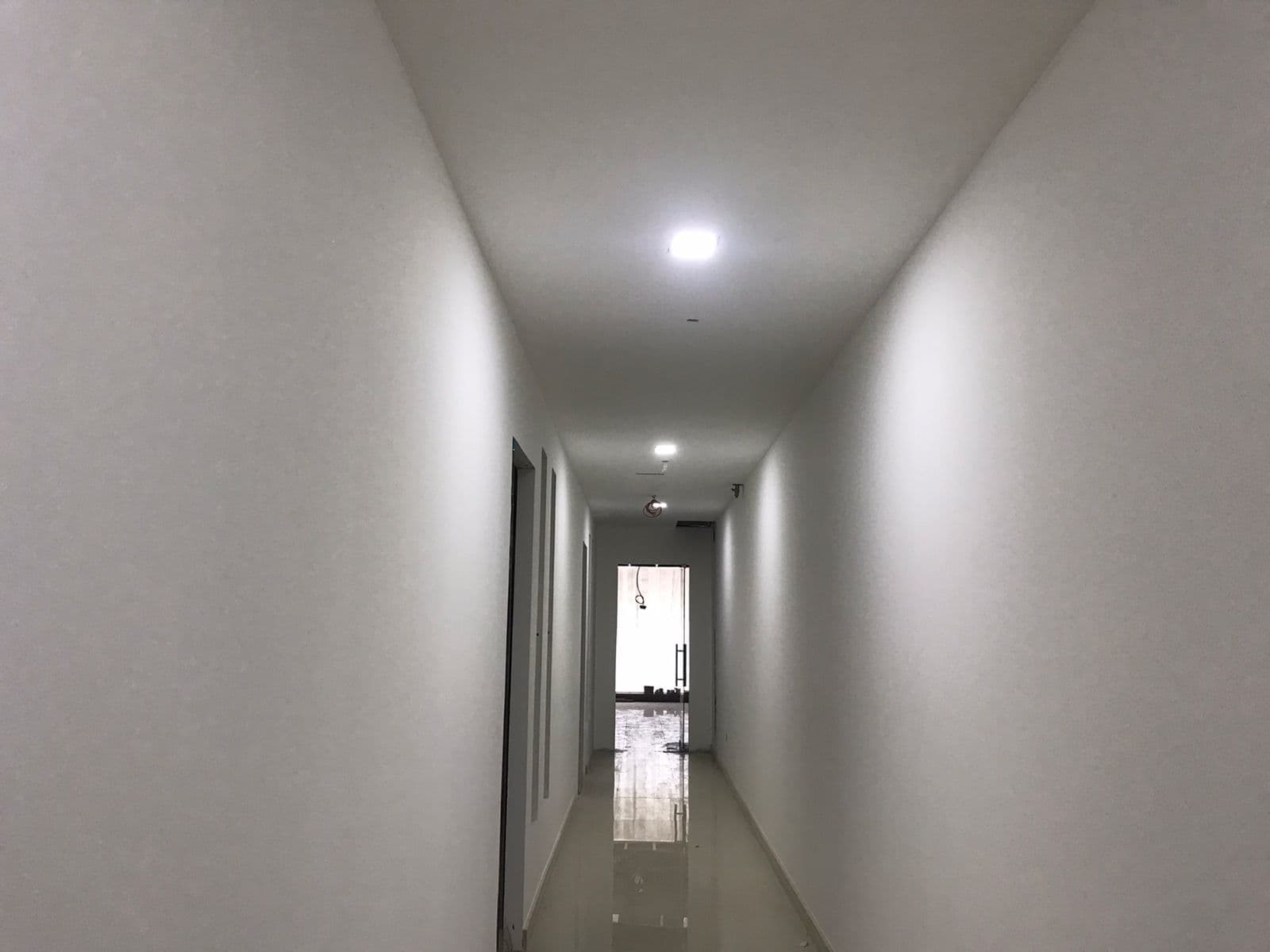 GRADE A | HIGH FOOTFALL | PRIME BUILDING — view 3